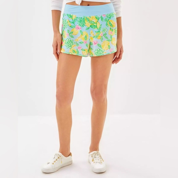 NWOT Lilly Pulitzer Luxletic Bicci Shorts UPF 50+ - Picture 2 of 8